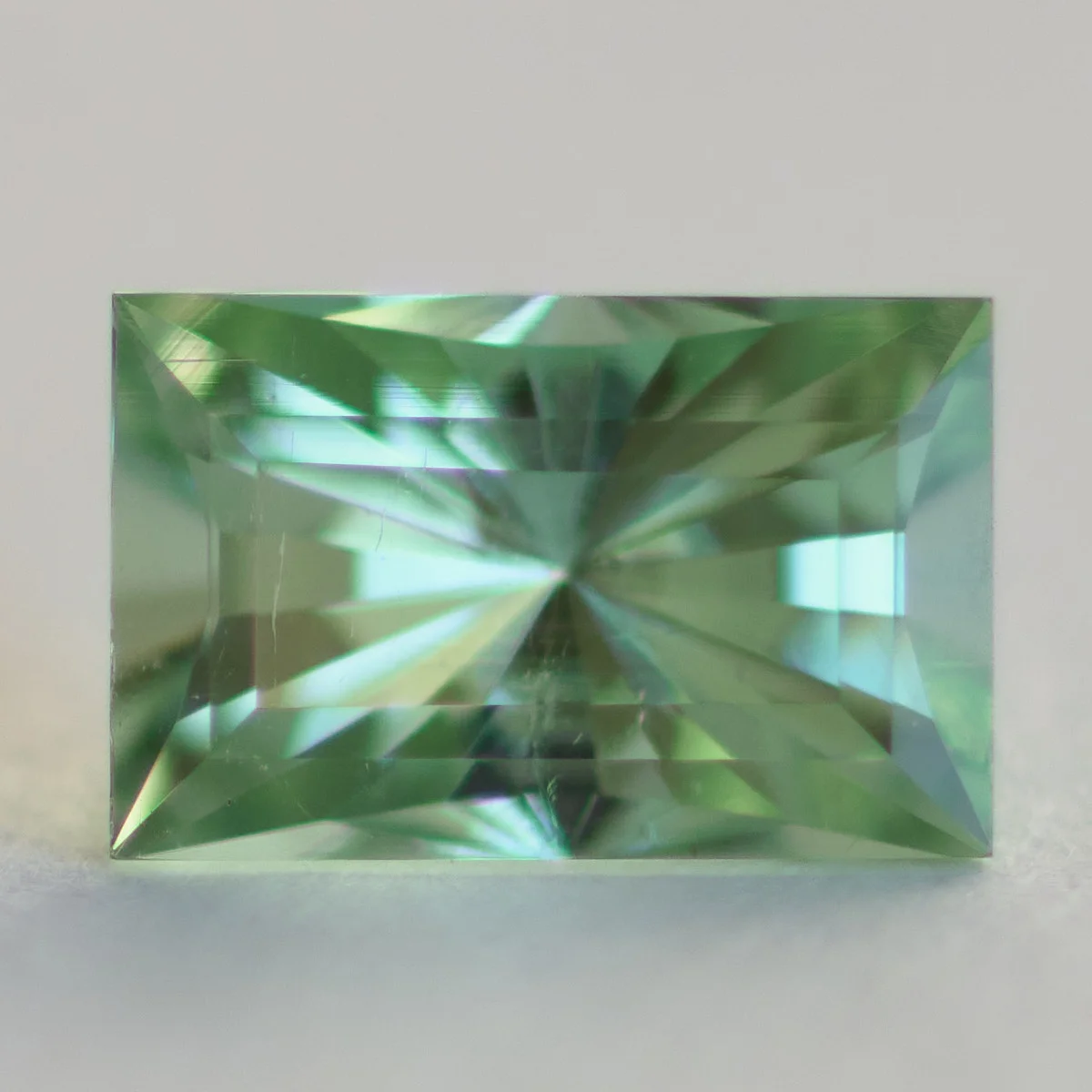 グリーン・トルマリン 0.561ct “Rectangle Step Barion”