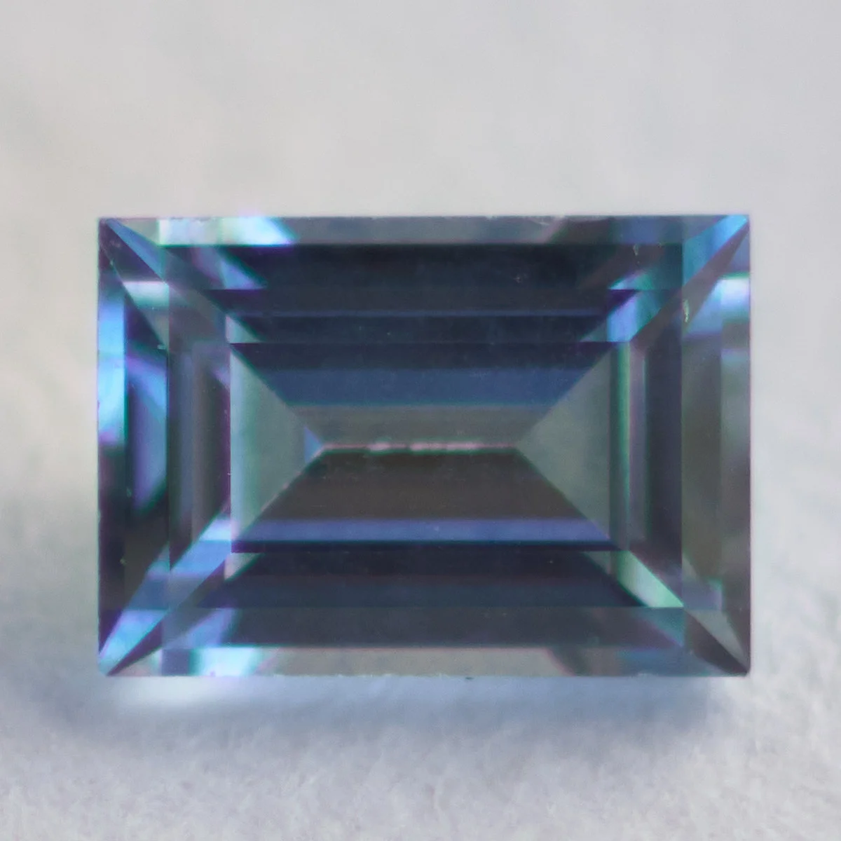 モンタナ・サファイア 0.119ct “Baguette Cut for Sapphire”